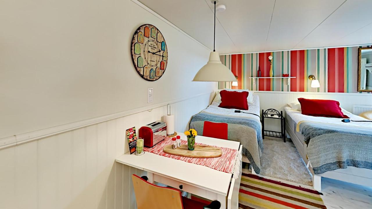 Woodstock B & B Studios Balsta Екстер'єр фото
